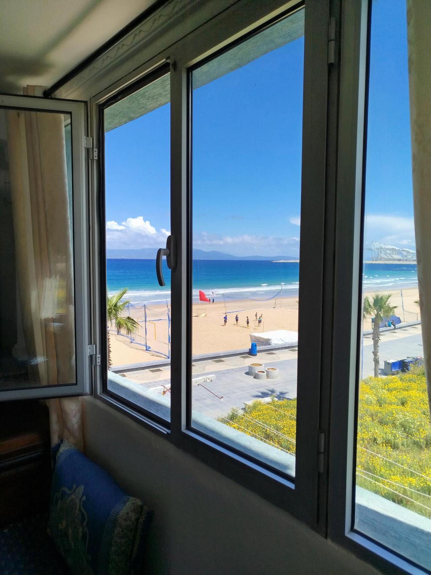 Apartment Corniche Ksar Sgher Ksar Sghir Exteriör bild